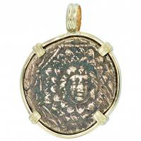 #7167 Medusa & Nike Pendant