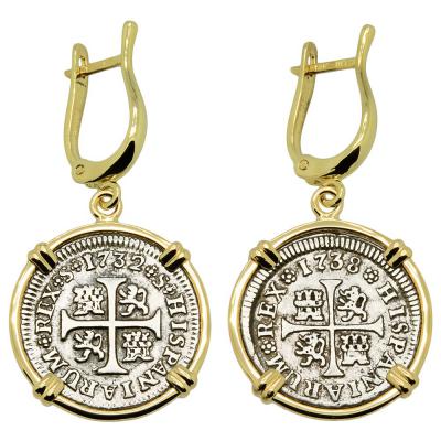1732 and 1738 Spanish 1/2 reales in gold earrings