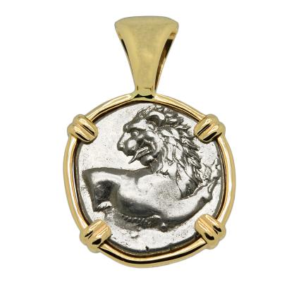 386-338 BC Lion coin in gold pendant