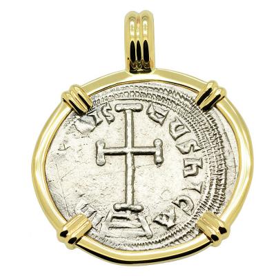 780-797 Cross Potent Miliaresion in gold pendant