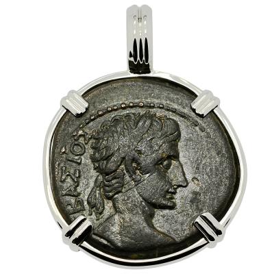 16-14 BC Caesar Augustus coin in white gold pendant