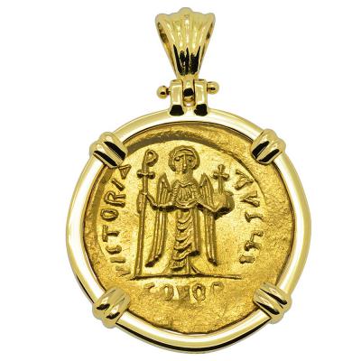 603-607 Angel gold solidus in 18k gold pendant