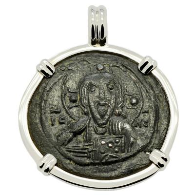 1078–1081 Jesus Christ follis in white gold pendant