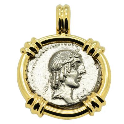 90 BC Apollo denarius in gold pendant