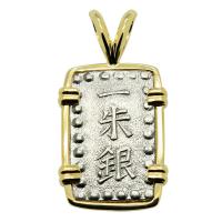 Japanese Shogun 1853-1865, Isshu-Gin in 14k gold pendant.