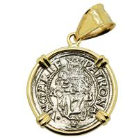 Hungarian dated 1538, Madonna and Child denar coin in 14k gold pendant. 