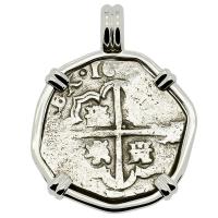 Spanish King Philip III two reales 1600-1613, in 14k white gold pendant.
